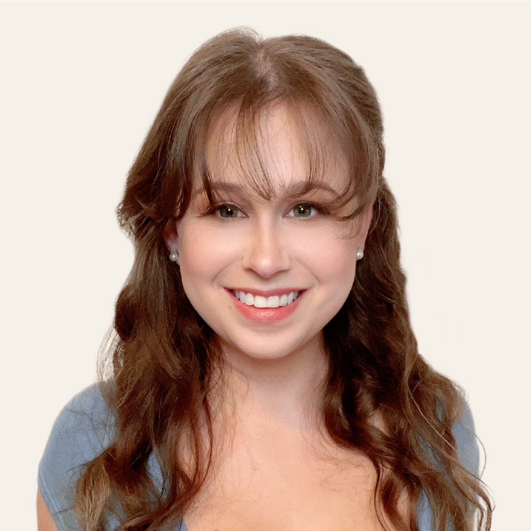 https://www.anime-expo.org/wp-content/uploads/2024/09/Headshot-with-background-Jackie-Lastra-1-01.png